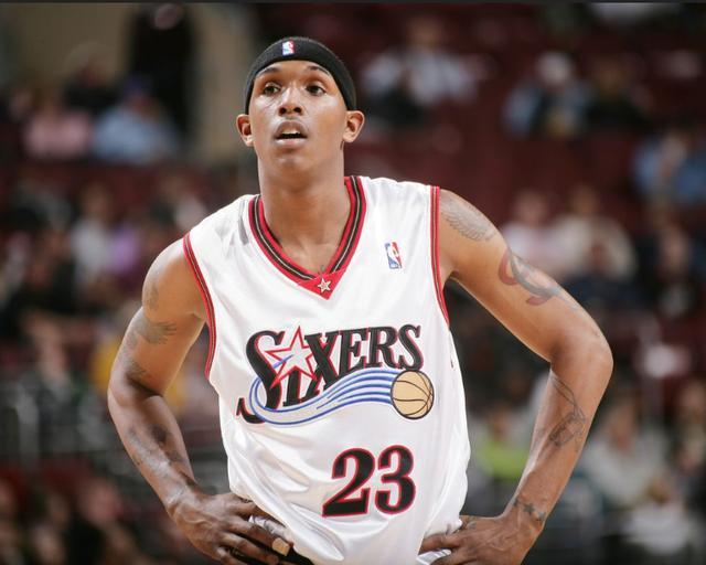 76人交易AI要求二年級的路威救場 路威：從此再也沒重返發展聯盟